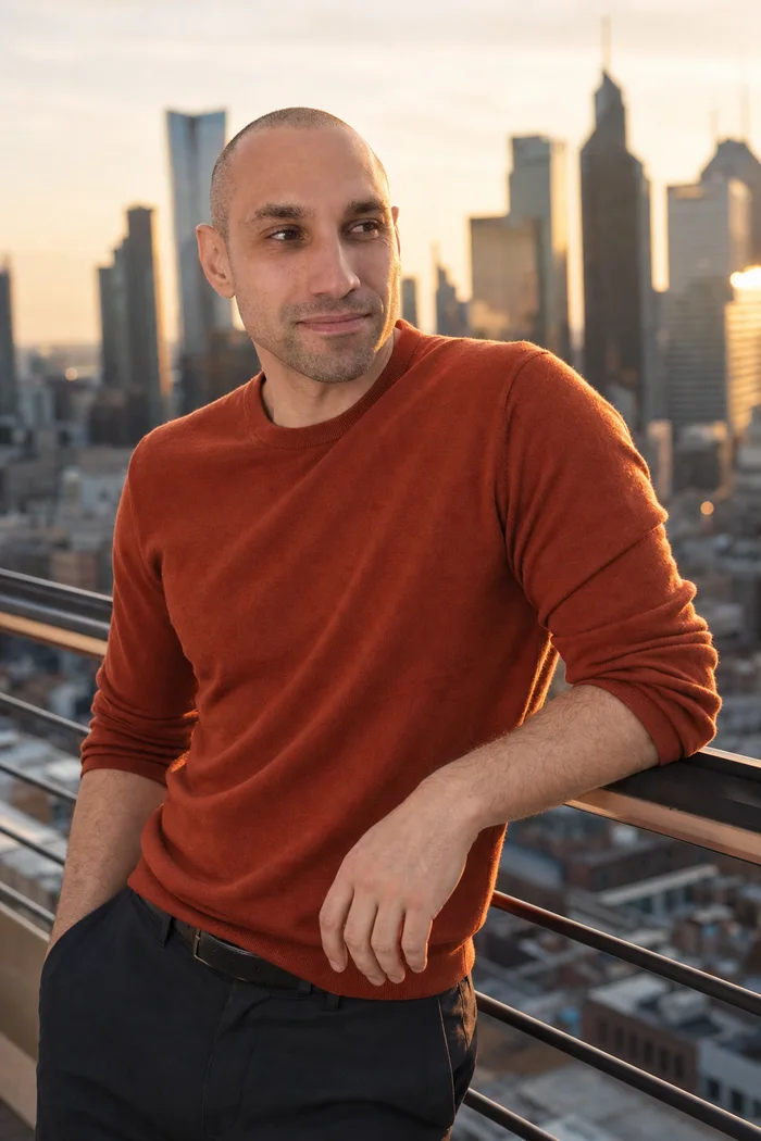 Rooftop golden-hour portrait, Linvi Photo Studio